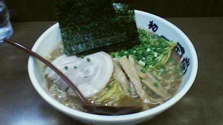 醤油ラーメン大盛（８００円）