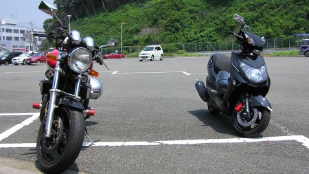 ヤマハのバイク（XJR1300とシグナスX）