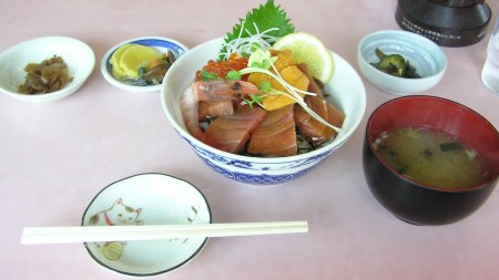 三色丼