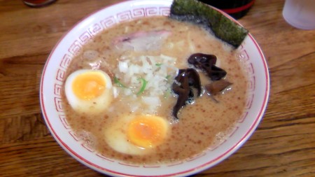 とんこつ醤油（500円）