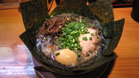 黒豚骨麺