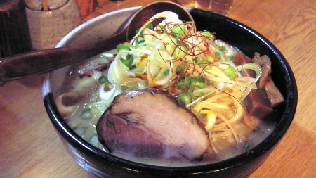 ねぎ味噌らぁ麺（９５０円）＋大盛（１００円）