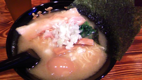 醤油ラーメン（680円）＋煮たまご（100円）