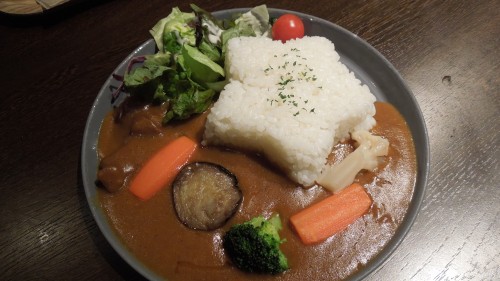 カレーも食べられます