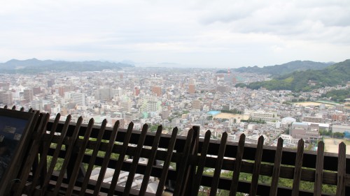 松山市内を一望できる