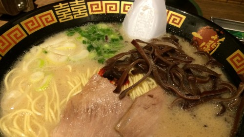 一蘭の天然とんこつラーメン(790円)