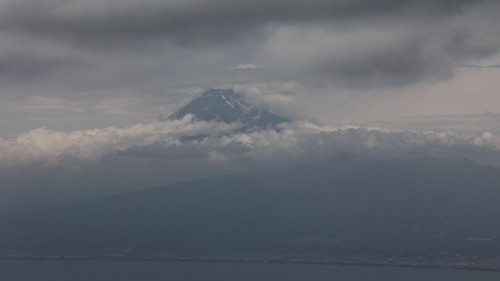 わずかに見える富士山