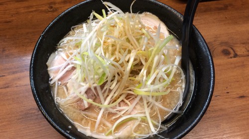 醤油ネギチャーシュー麺(900円)