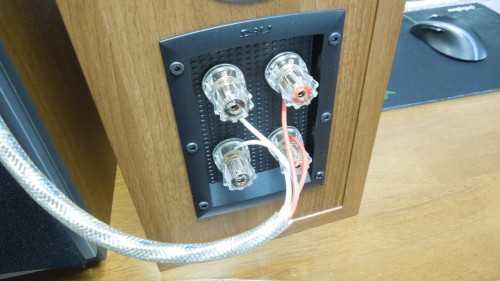Ortofon製ケーブルを使いバイワイヤリング接続