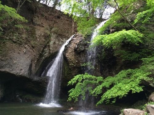 月待ちの滝