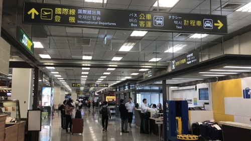 台北松山空港